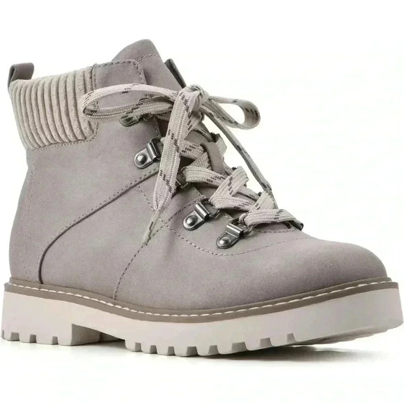 CLIFFS BY WHITE MOUNTAIN Women'Connie Boot Sz 10 BEIGE LACE UP CHUNKY SOLE NWOT - Picture 1 of 7